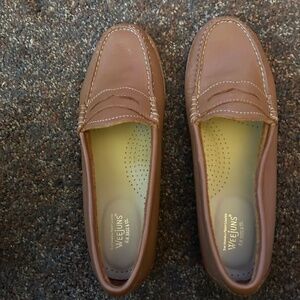 GH Bass women’s brownish tan leather penny loafers 7.5